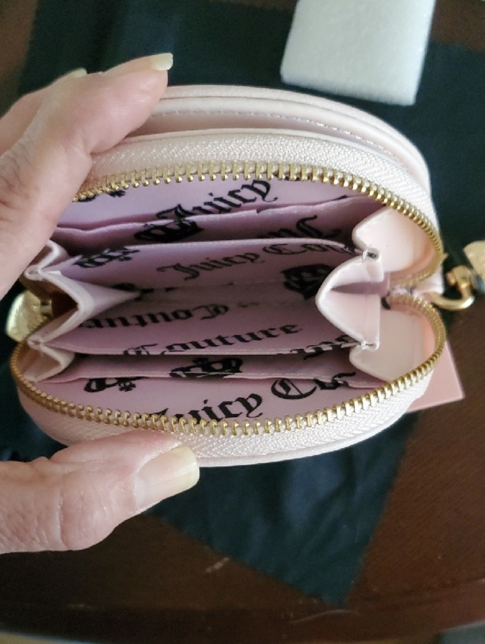 Juicy Couture Black Quilted Coin Pouch/ Card Holder White Trim Gold Heart Charms - Picture 6 of 8
